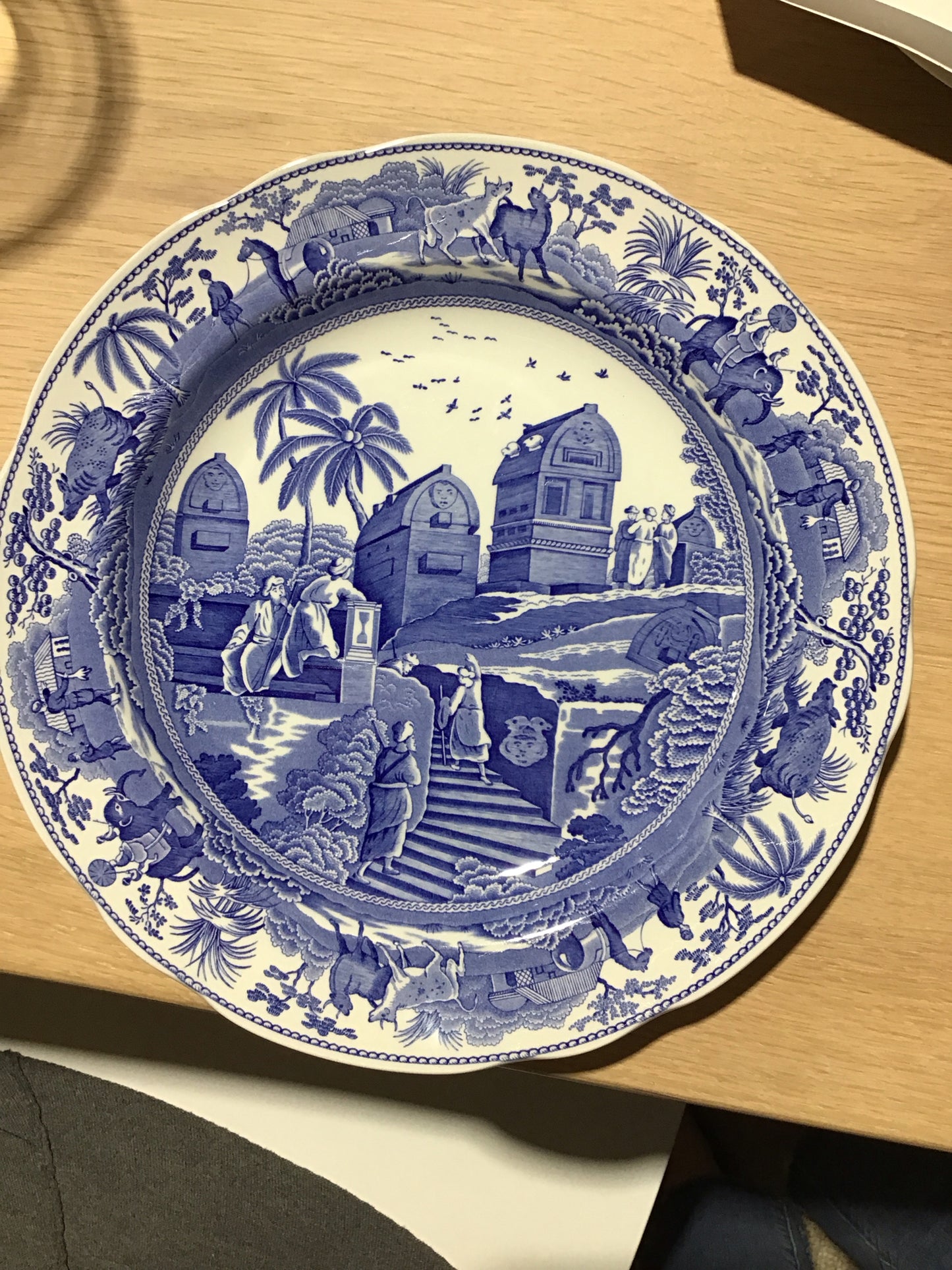 Spode Blue room collection "Caramanian"10.5 inch dish