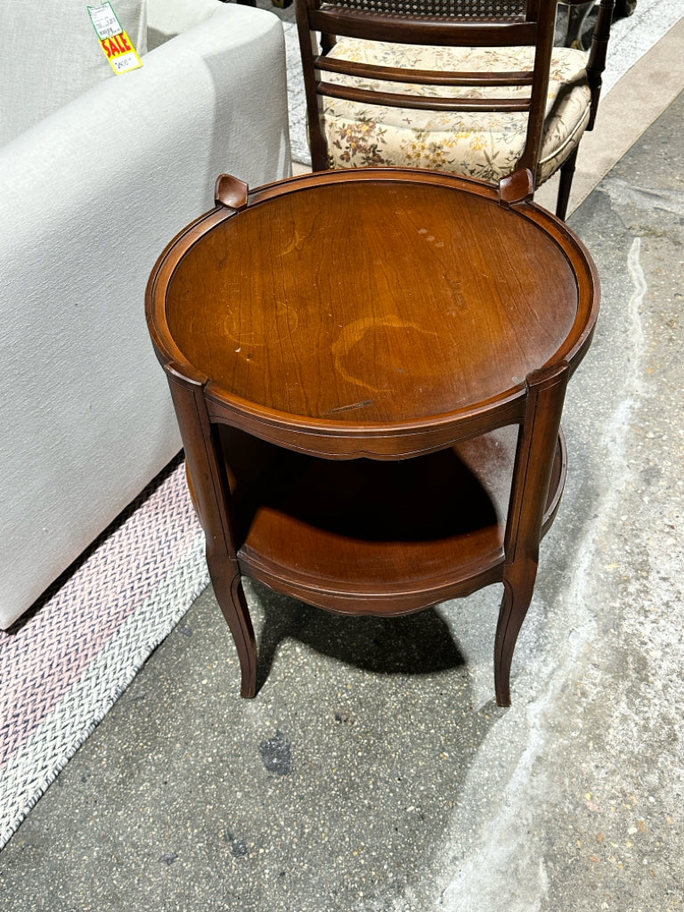 VINTAGE 2 tiered round side table, 22.5"x25"H